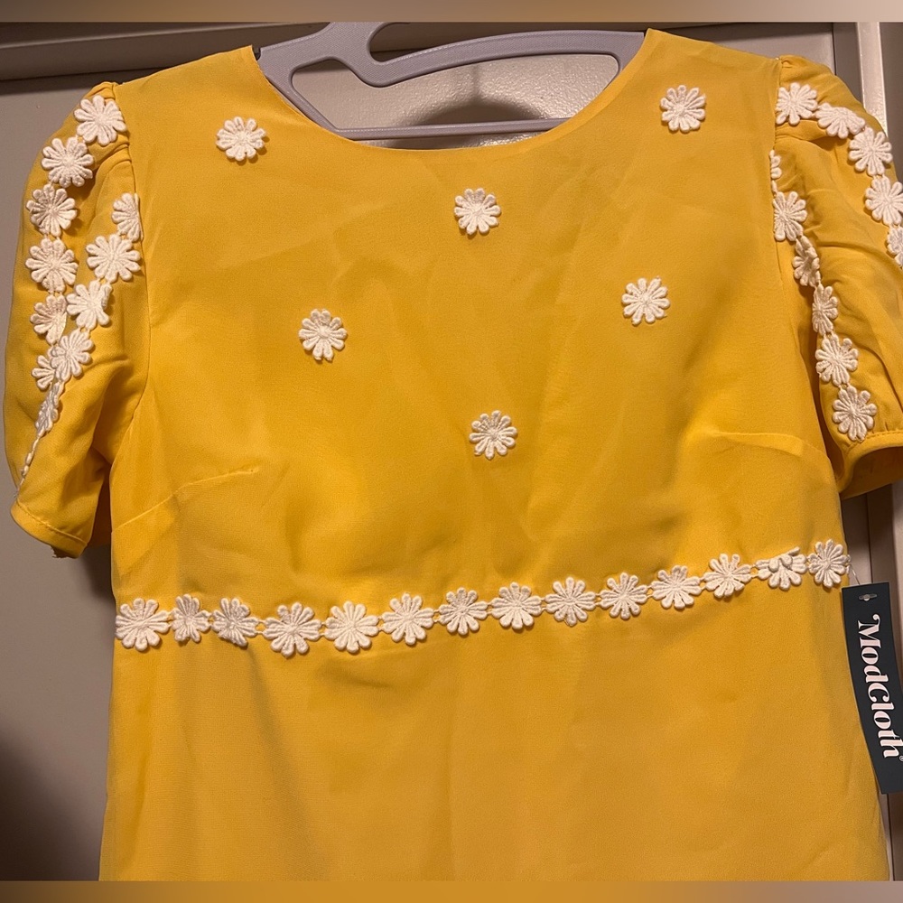 ModCloth “How Sweet It Is” Yellow Short Sleeve Shift Dress 0
